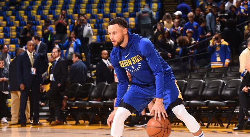 Stephen Curry is back on the court tonight